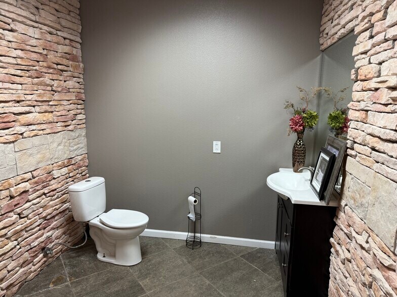 More Photos Of 10101 Highway 87, Lubbock Warehouse For Sale