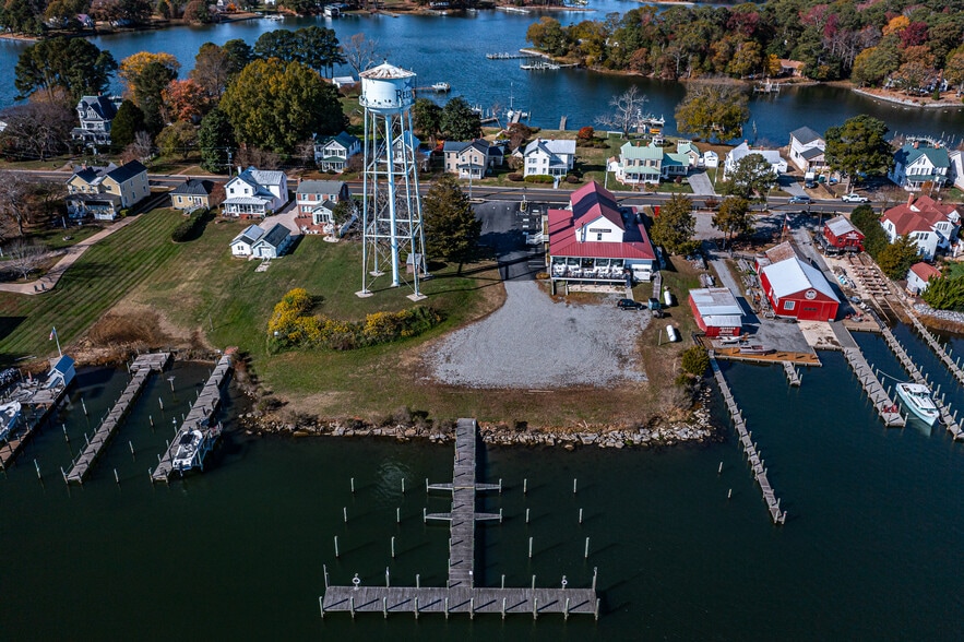 More Photos Of 729 Main St, Reedville Restaurant For Sale