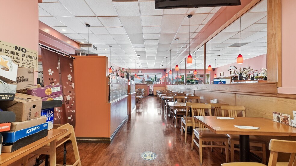More Photos Of 409 Main St, El Segundo Storefront For Sale