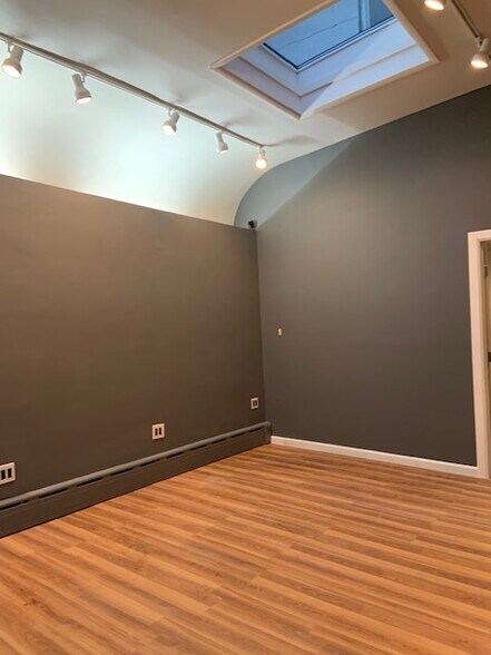 More Photos Of 1299 Richmond Rd, Staten Island Freestanding For Sale