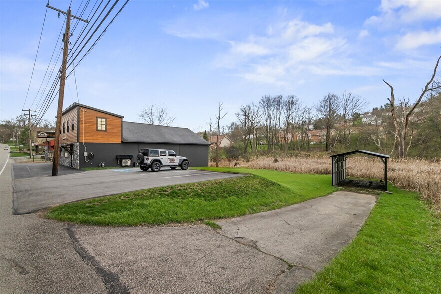More Photos Of 6339 Old William Penn Highway hwy, Export Showroom For Sale