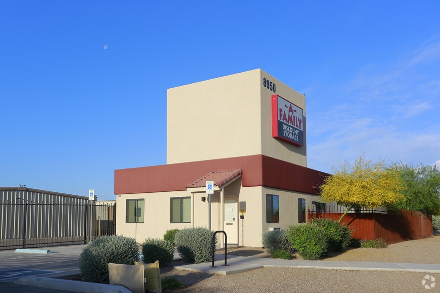 More Photos Of 8950 E Speedway Blvd, Tucson Warehouse For Lease