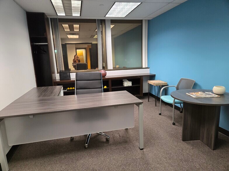 More Photos Of 30-56 Whitestone Expy, Flushing Office For Sale