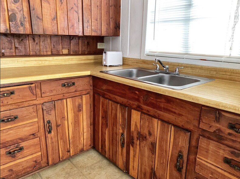 More Photos Of 1400 Ranch Road 261, Buchanan Dam Hotel For Sale