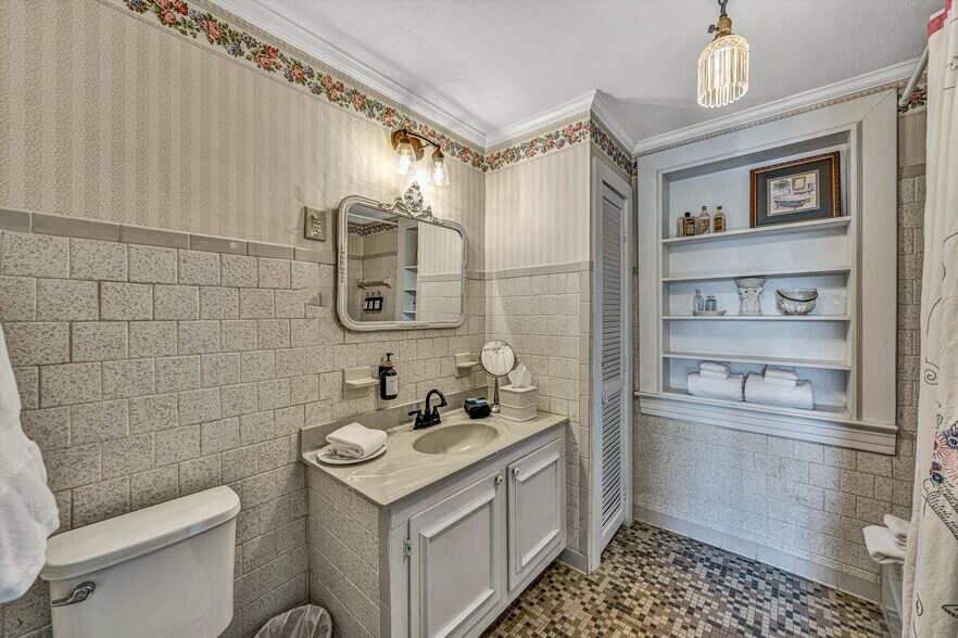 More Photos Of 185 Claiborne Ave, Rocky Mount Hospitality For Sale