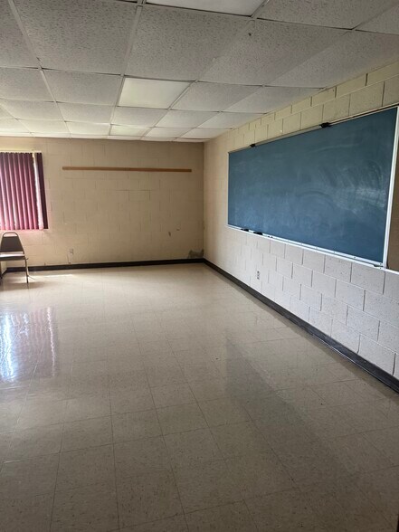 More Photos Of 2525 Oakwood Rd, Oak Creek Schools For Sale