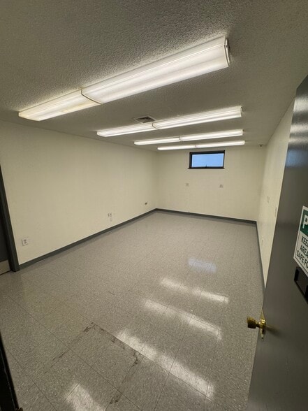 More Photos Of 76-78 Hampshire St, Cambridge Flex For Lease