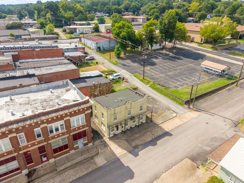 More Photos Of 104 N 3rd St, Heber Springs Office For Sale