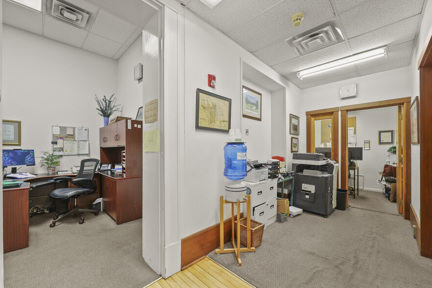 More Photos Of 47 Main St, Lee Bank For Sale