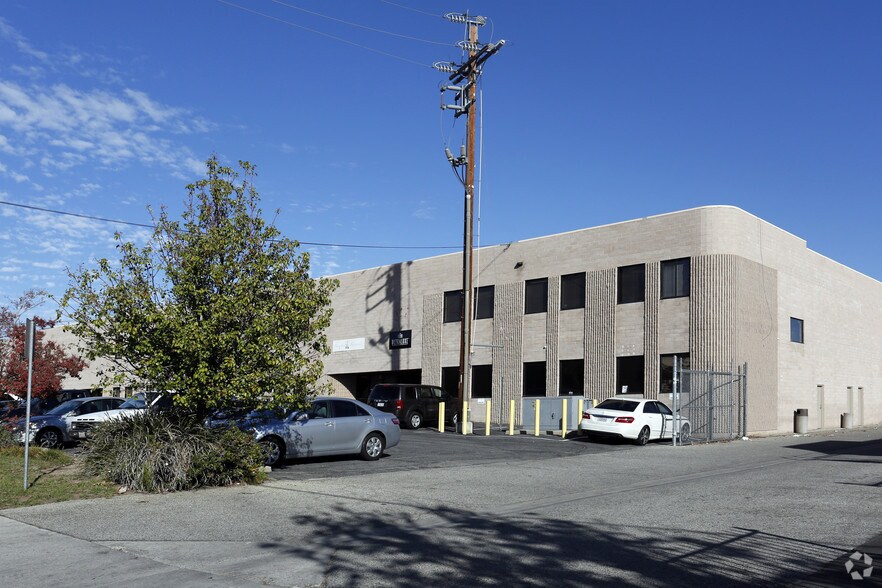 Primary Photo Of 9140-9146 Owensmouth Ave, Chatsworth Manufacturing For Lease