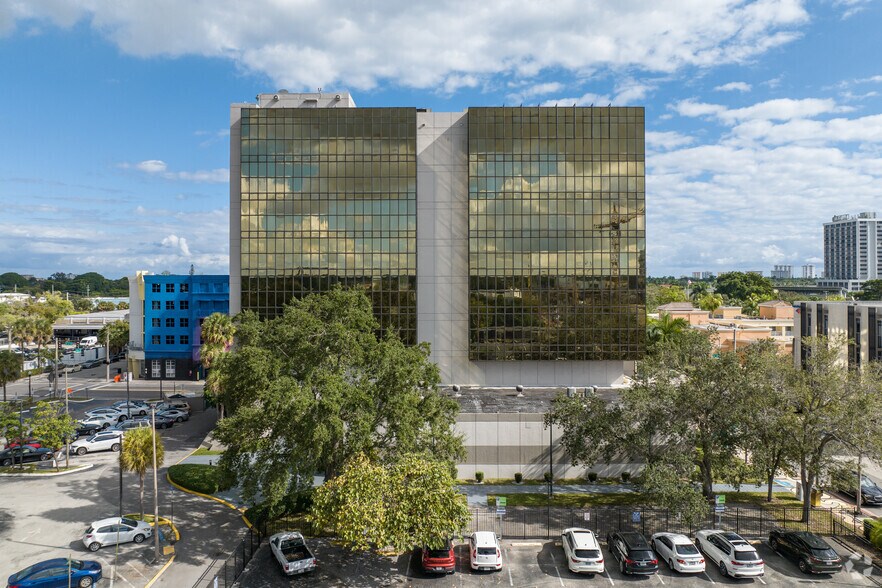 More Photos Of 1909 Tyler St, Hollywood Office For Lease