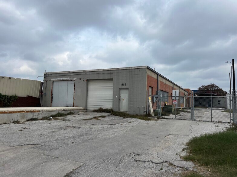 More Photos Of 1116 E Houston St, San Antonio Land For Lease