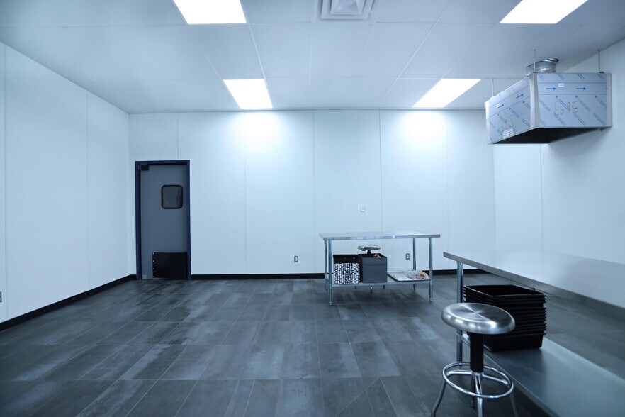 More Photos Of 11315 Hide-A-Way Ln, Thackerville Warehouse For Sale