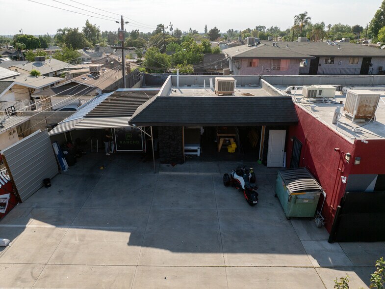 More Photos Of 2625 Niles St, Bakersfield Storefront Retail Office For Sale