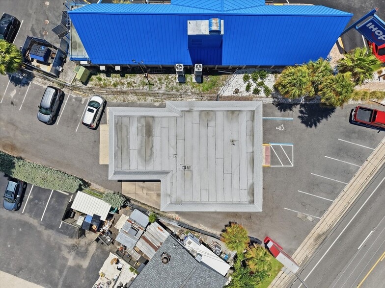 More Photos Of 5005 Gulf Blvd, Saint Petersburg Storefront For Sale