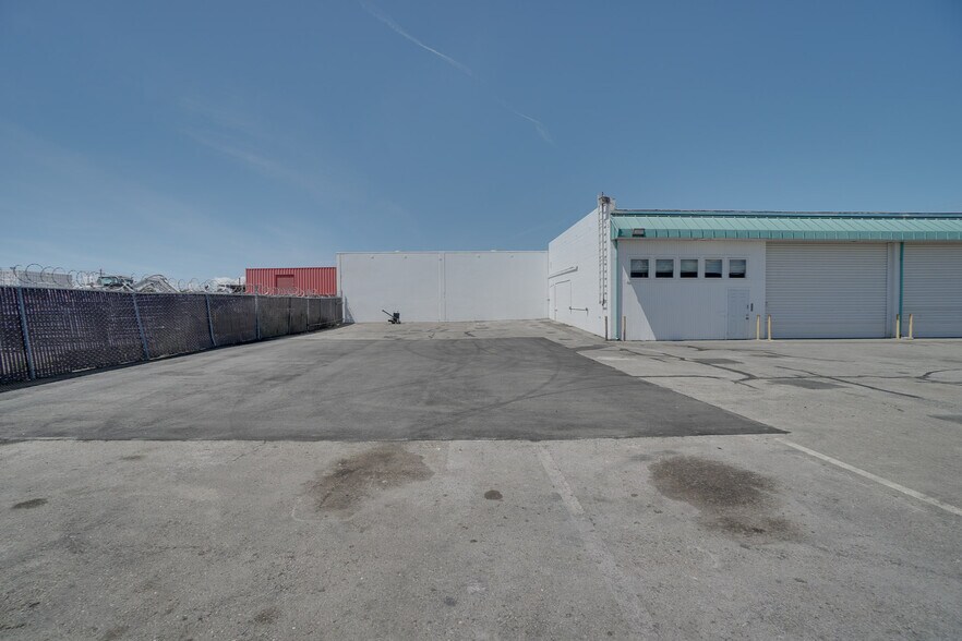 More Photos Of 2196 American Ave, Hayward Warehouse For Lease