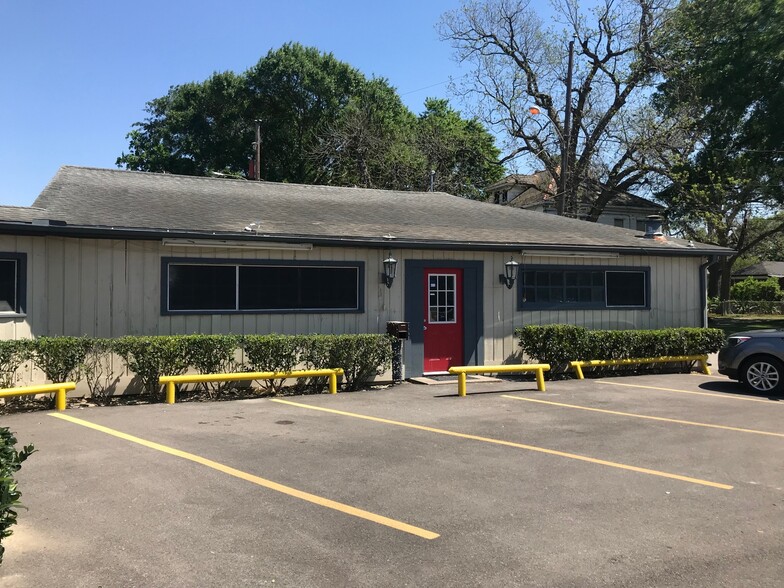 Primary Photo Of 3206 Houston Ave, Houston General Retail For Lease