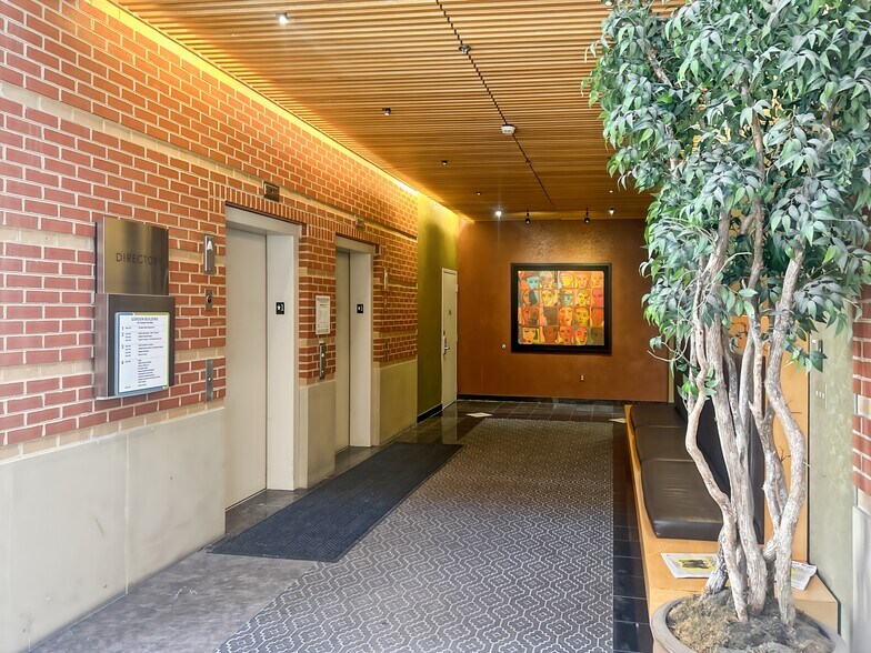 More Photos Of 139-159 Crocker Park Blvd, Westlake Coworking Space