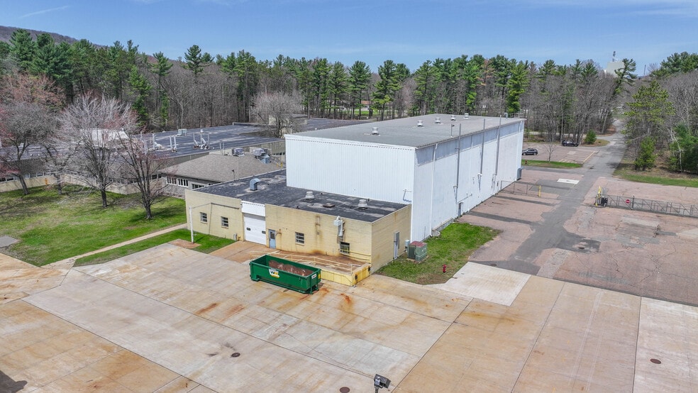 More Photos Of 301 W Military Rd, Rothschild Warehouse For Lease