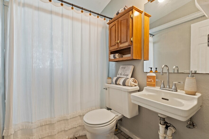 More Photos Of 1324 16th St, Vero Beach Office For Sale