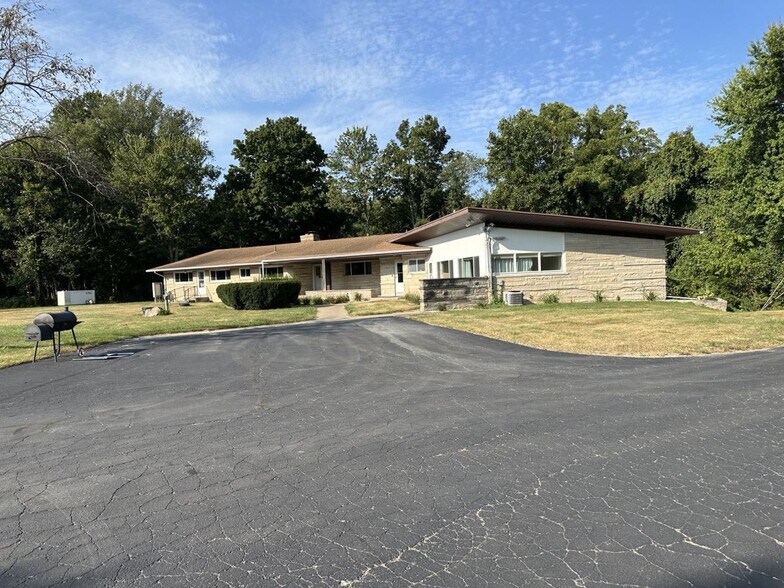 More Photos Of 4730 Scottdale Rd, Saint Joseph Specialty For Sale