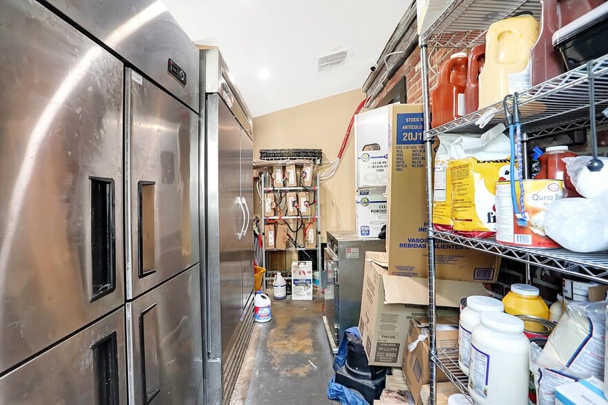 More Photos Of 2023 E Southeastern Ave, Indianapolis Restaurant For Sale