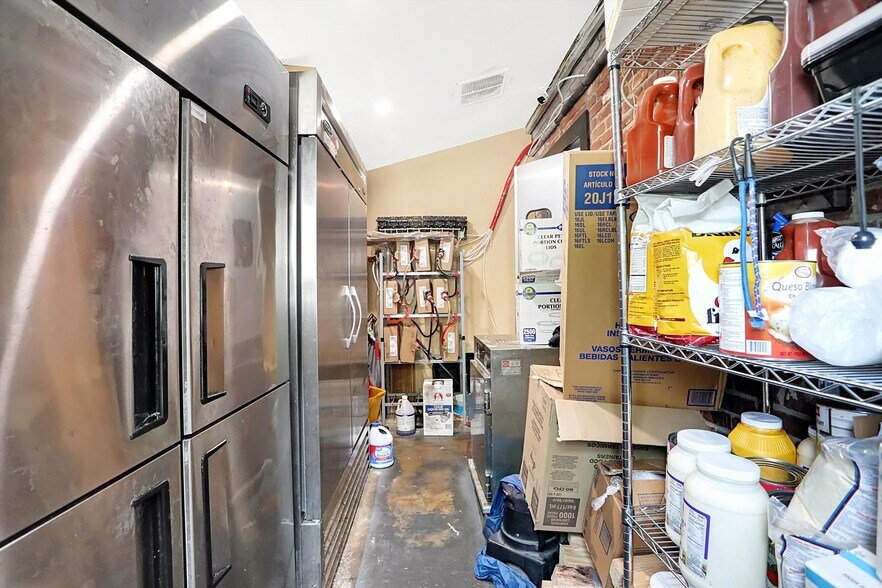 More Photos Of 2023 E Southeastern Ave, Indianapolis Restaurant For Sale