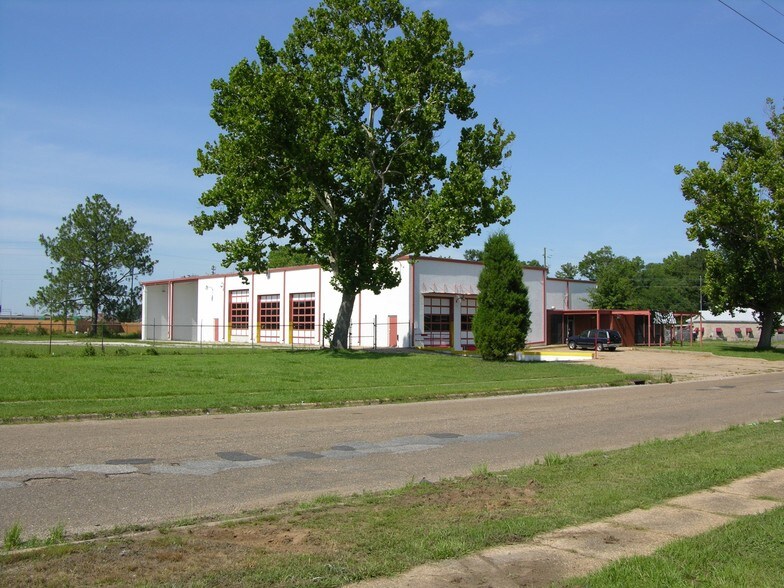 More Photos Of 100 N Bessemer Ave, Mobile Service For Lease