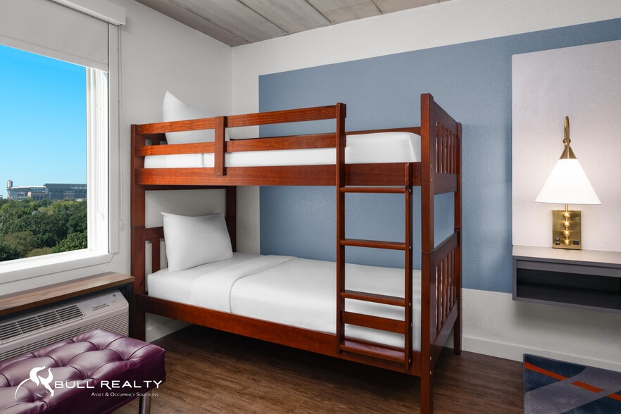 More Photos Of 1508 Texas Ave S, College Station Hotel For Sale