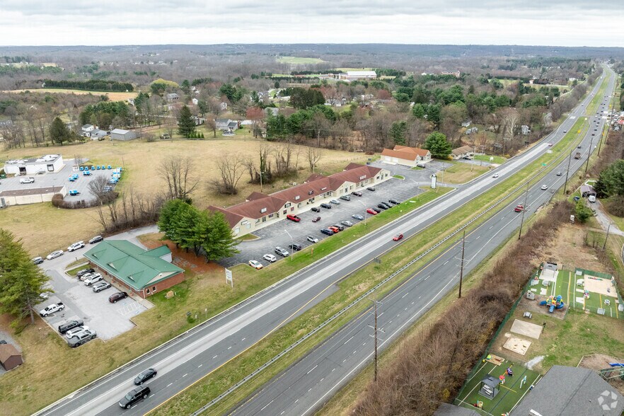 More Photos Of 2027 Suffolk Rd, Finksburg General Retail For Lease