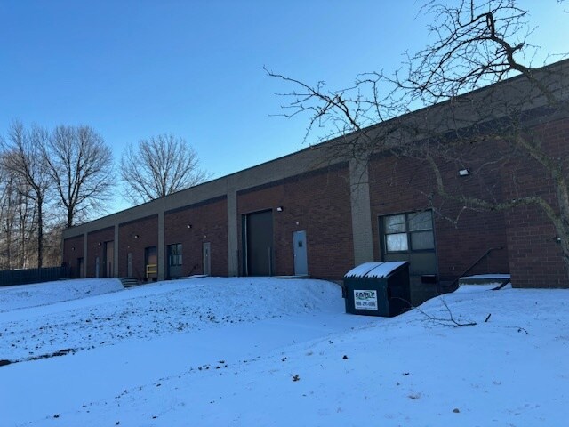 More Photos Of 26361 Curtiss Wright Pky, Richmond Heights Flex For Lease