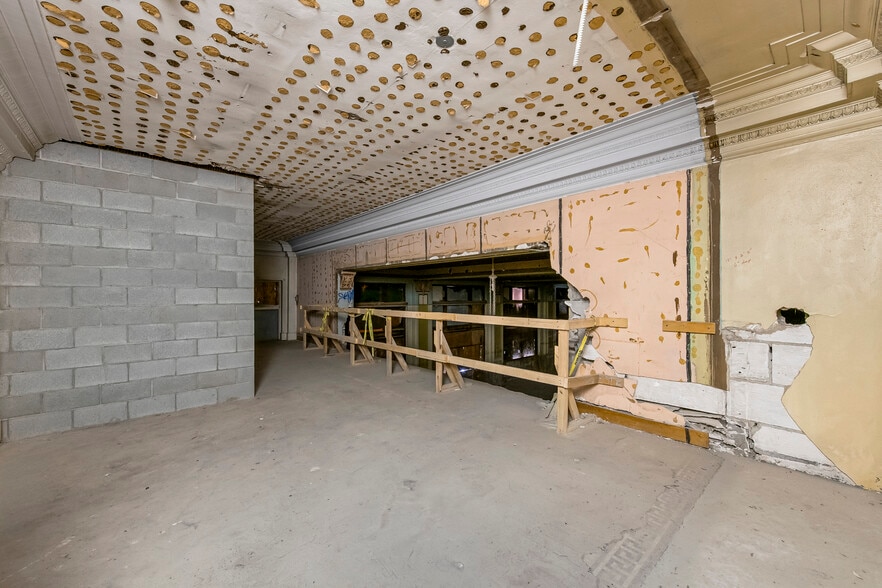 More Photos Of 502 S Main St, Rock Springs General Retail For Sale