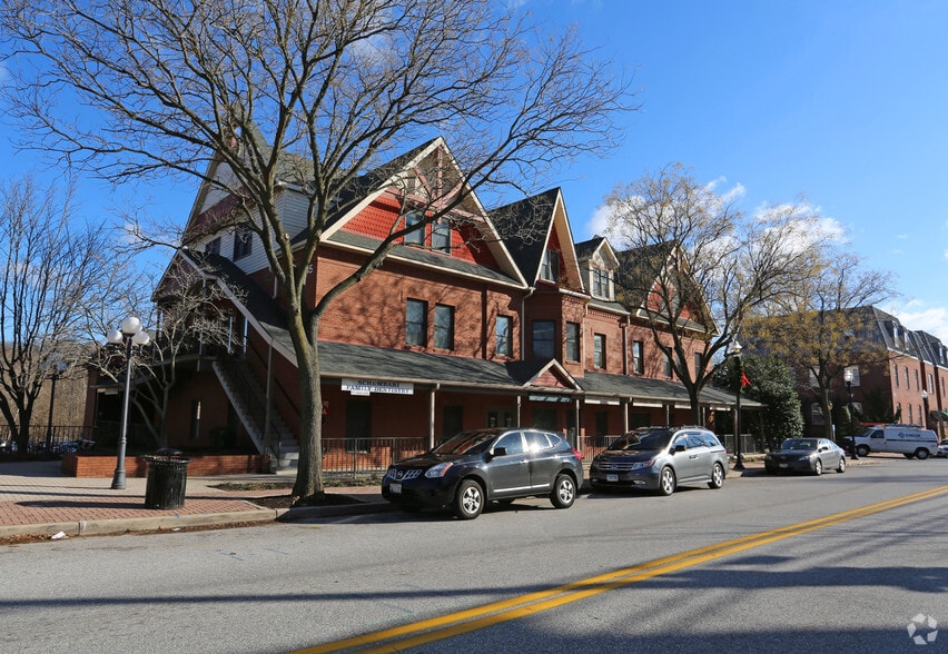 More Photos Of 637 Main St, Laurel Apartments For Sale