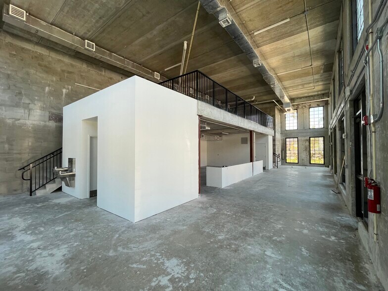 More Photos Of 1017 Lake Ave, Lake Worth Storefront Retail Office For Lease