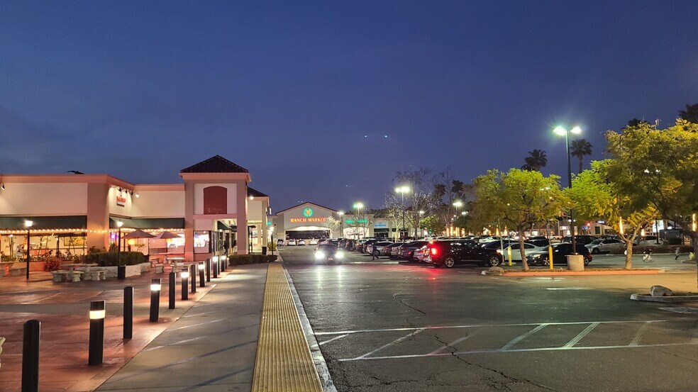 More Photos Of 17901 Pioneer Blvd, Artesia Restaurant For Lease