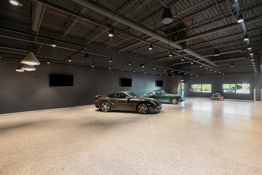 More Photos Of 1180-1198 Heather Dr, Lake Zurich Warehouse For Sale