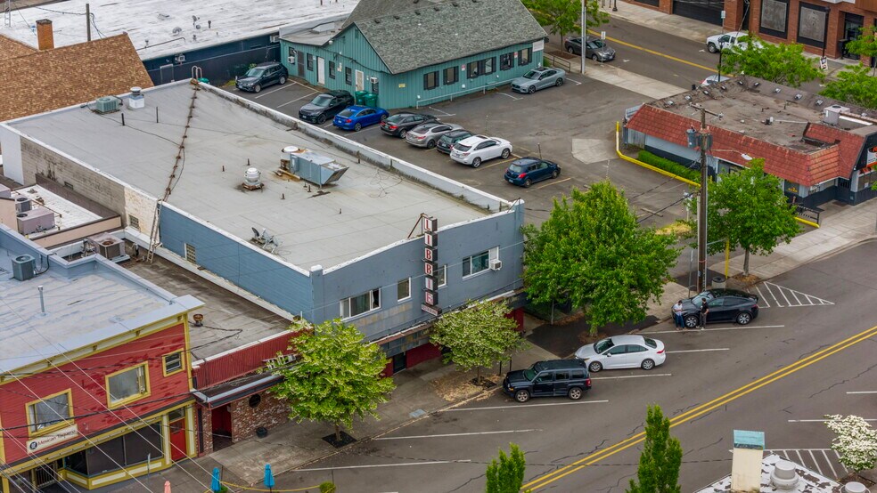 More Photos Of , Milwaukie General Retail For Sale