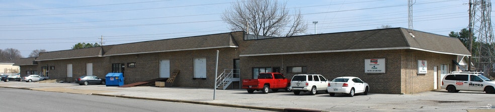 More Photos Of 1676-1710 Barcrest Dr, Memphis Distribution For Lease