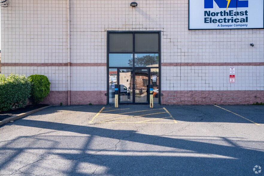 More Photos Of 50 Von Hillern St, Dorchester Warehouse For Lease