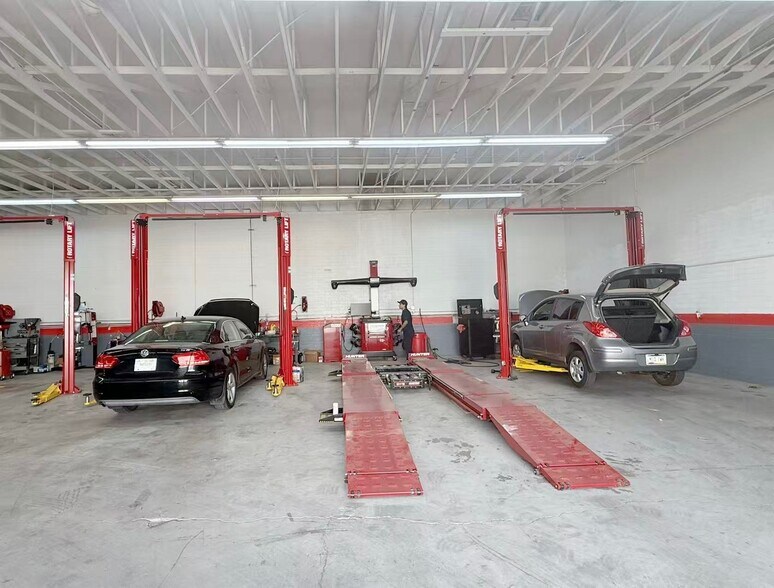 More Photos Of 1120 W Main St, Mesa Auto Repair For Lease