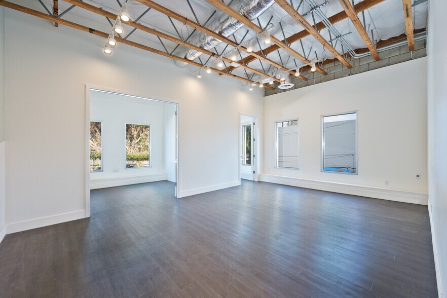 More Photos Of 7561 W Sunset Blvd, Los Angeles Office For Lease