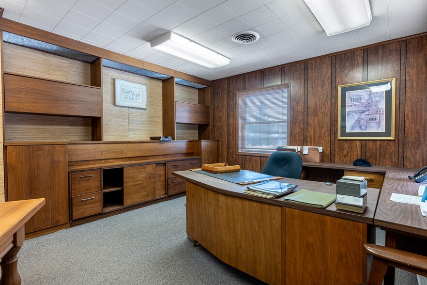 More Photos Of 3946 Indian Ripple Rd, Dayton Warehouse For Lease