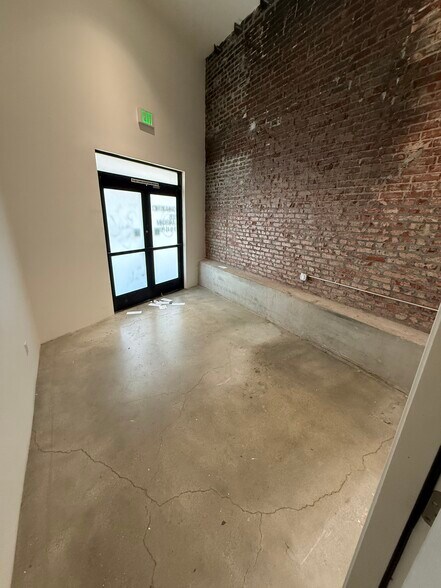 More Photos Of 5235-45 Lankershim Blvd, North Hollywood General Retail For Lease