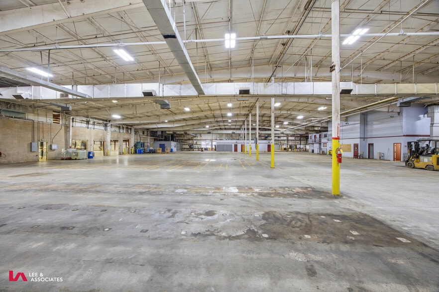 More Photos Of 101 Conyers Industrial Dr, Cartersville Warehouse For Sale