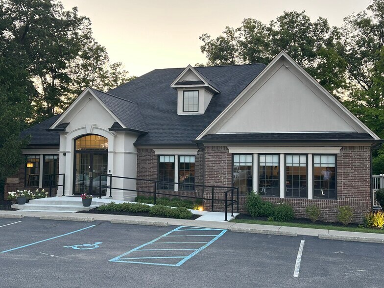 More Photos Of 6280 N Shadeland Ave, Indianapolis Office Residential For Sale