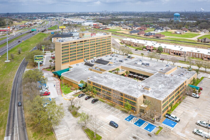 More Photos Of 2355 Interstate 10 S, Beaumont Hotel For Sale