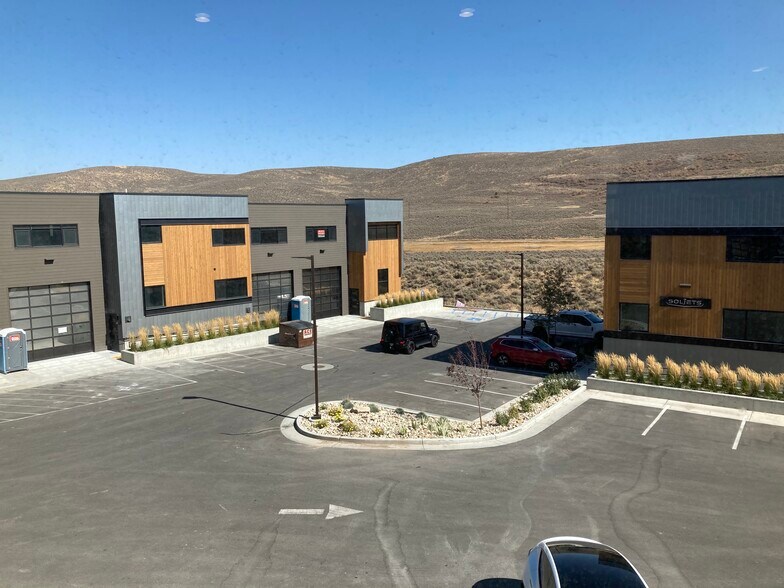 More Photos Of 4376 Forestdale Dr, Park City Research And Development For Lease