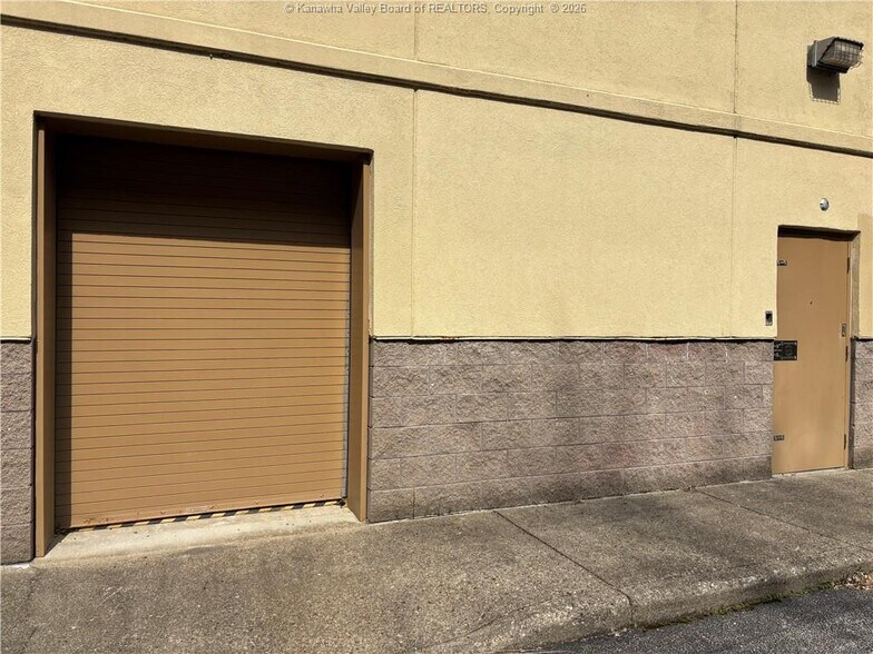 More Photos Of 173 Main St, Clay Drugstore For Lease