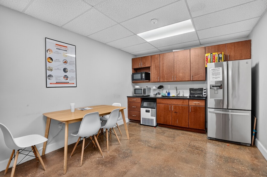 More Photos Of 945 W 15th St, Riviera Beach Warehouse For Sale