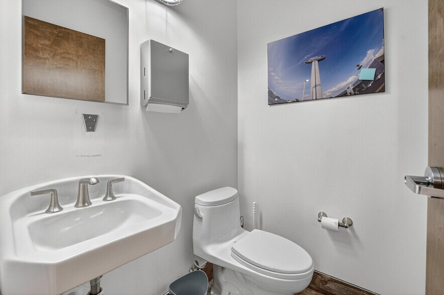 More Photos Of 442 NW 35th St, Boca Raton Office For Sale